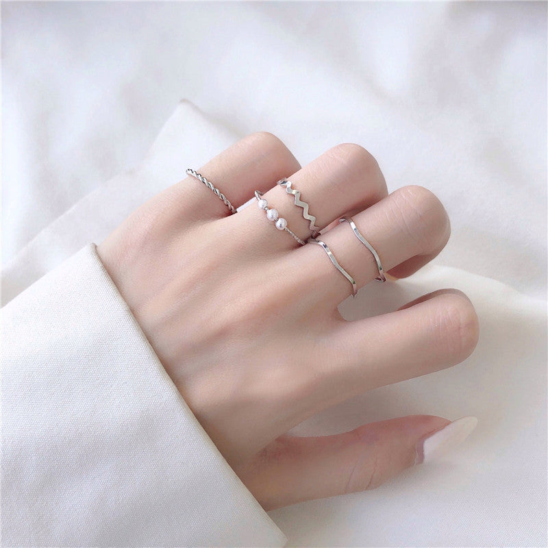 Five-piece Pearl Wavy Combination Ring
