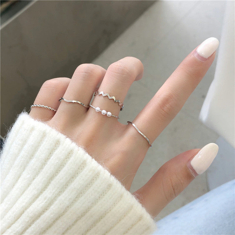 Five-piece Pearl Wavy Combination Ring