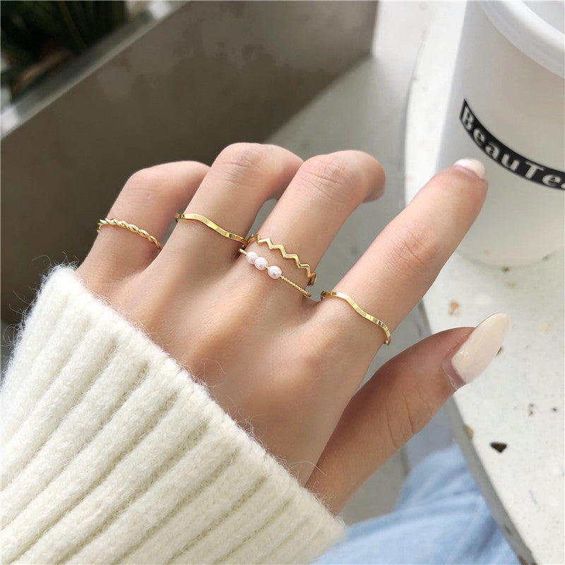 Five-piece Pearl Wavy Combination Ring